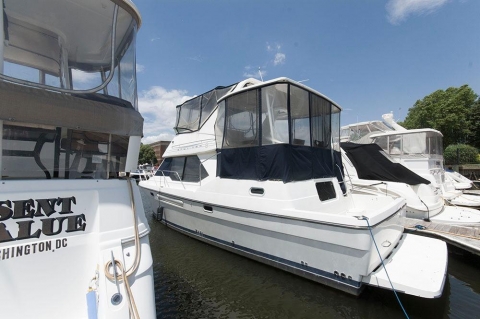 2000 Bayliner 4087 Motor Yacht Aft Cabin