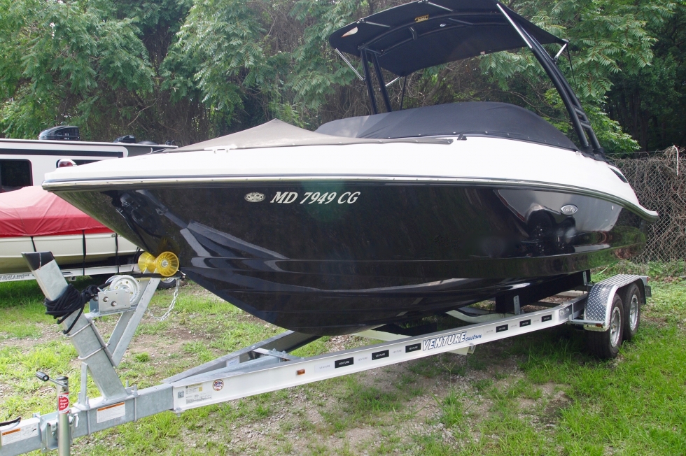 2012 Sea Ray 230 SLX