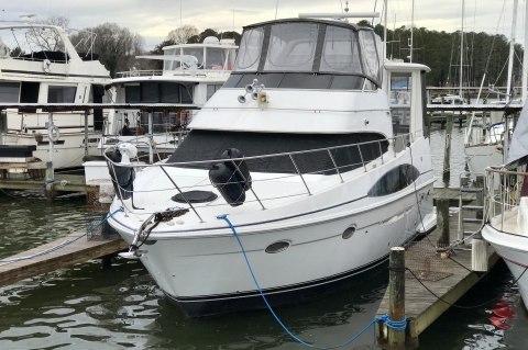 2000 Carver 396 AC Motor Yacht